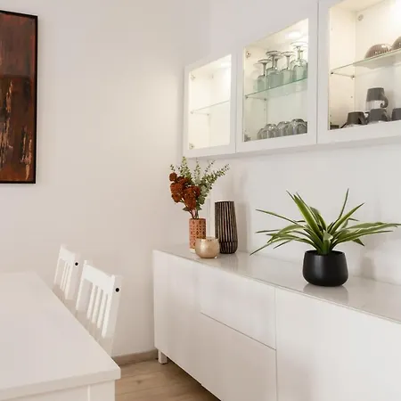 Xenia - Enjoy Porta Venezia In Modern Apt- 10 Min From Duomo Apartment